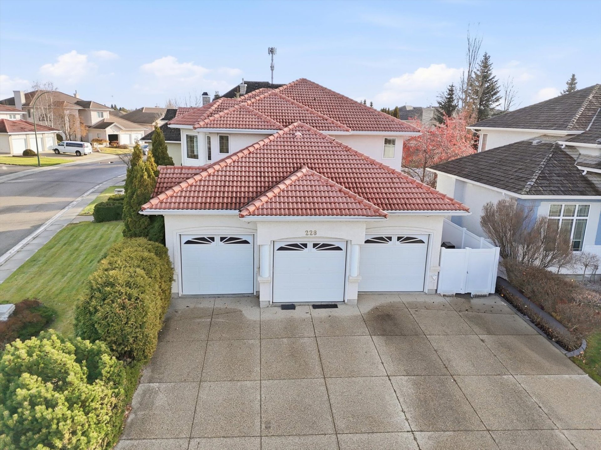 Public Open House-Briarwood 2800尺近湖独栋-228 Braeshire Lane-本周末11月15日16日下午 2:00 – 4:00PM 欢迎您来参观——林与唐地产 - 3